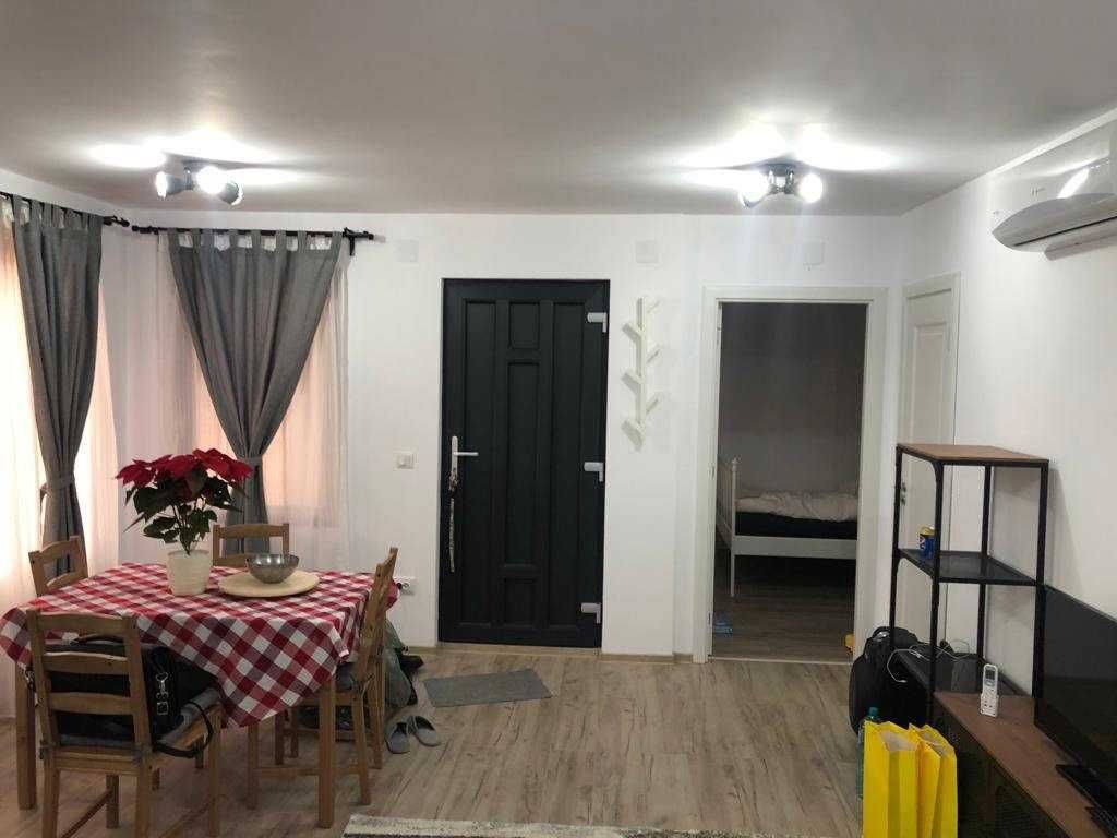 Casa, garaje auto pe structura metalica si panou sandwich termoizolant