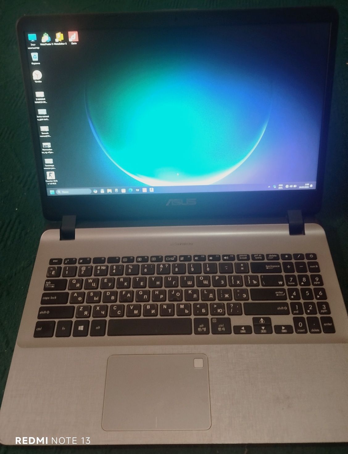Asus noutbuk sotiladi
