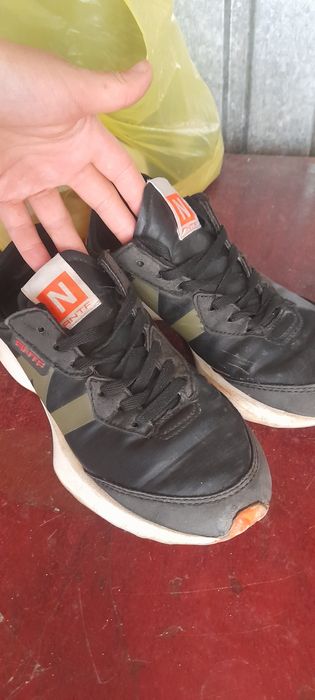 Продам 37 размер кроссовка