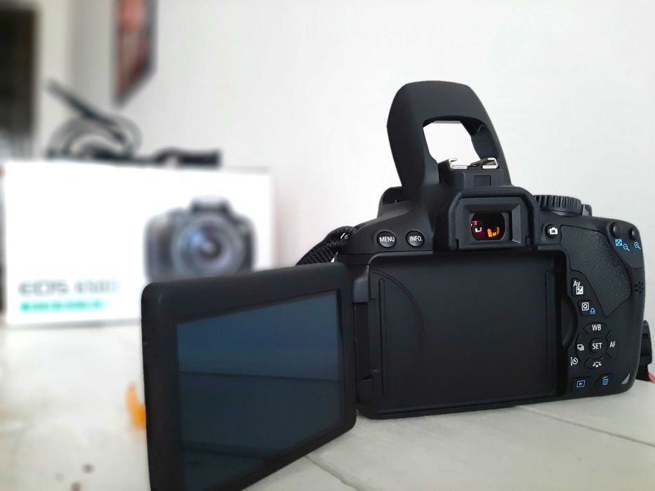 фотоапарат Canon EOS 650D