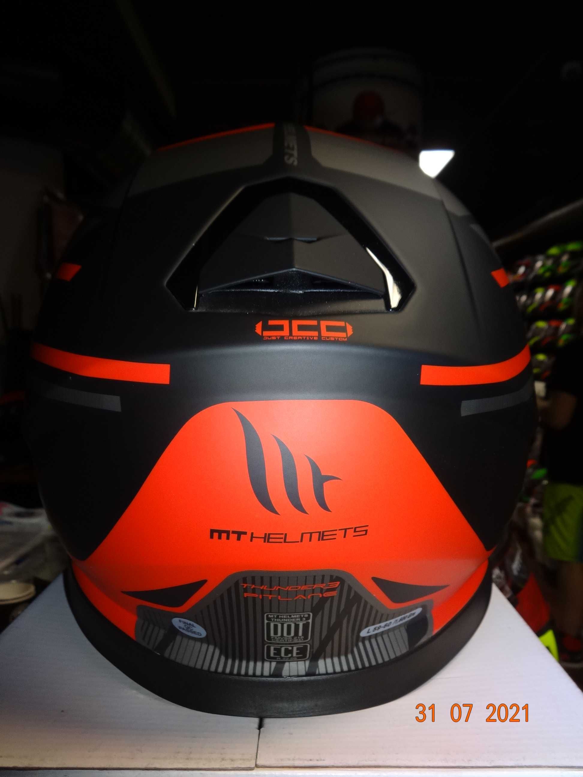 MT Helmets каска Thunder 3 Pitlane пистова мото каска с очила ПРОМО!