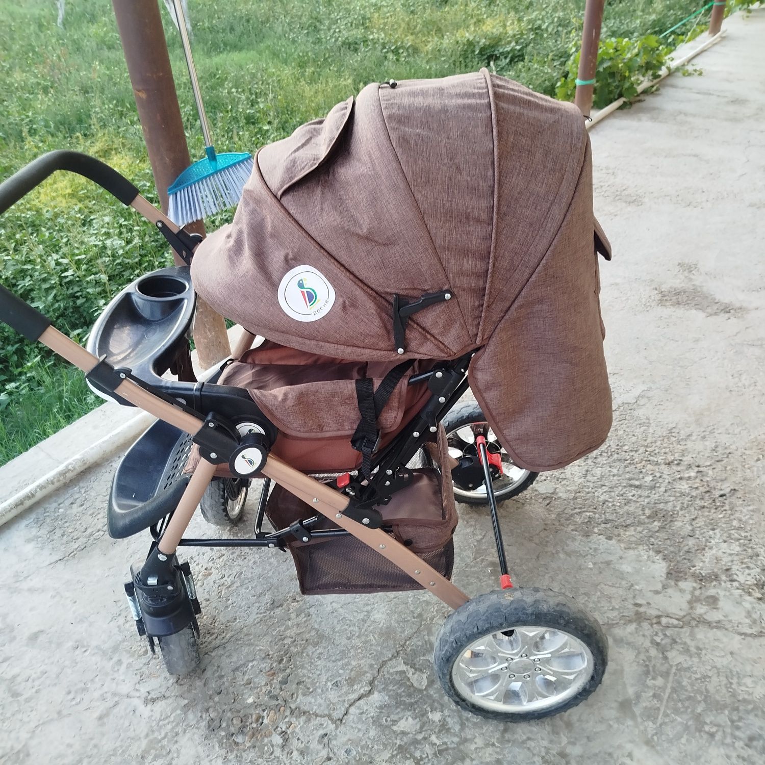 Болалар каляскаси сотилади 500000