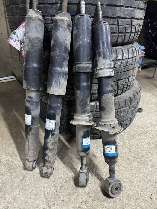 Амортизаторы на Land Cruiser 200