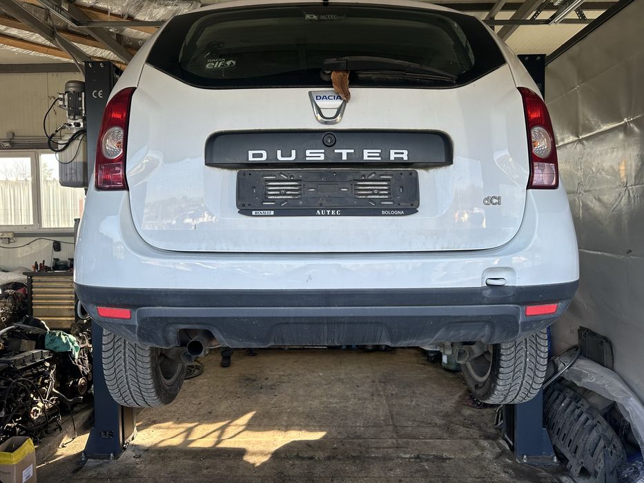 Задна броня комплект за Дачия Дъстър до 2012г.!