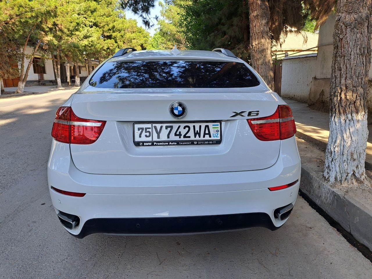 BMW X6 сотилади.