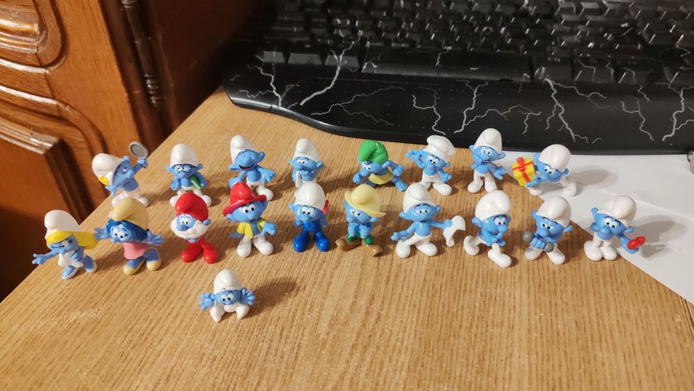 Strumfii Kaufland,strumfi,strumf,colectie figurine figurina