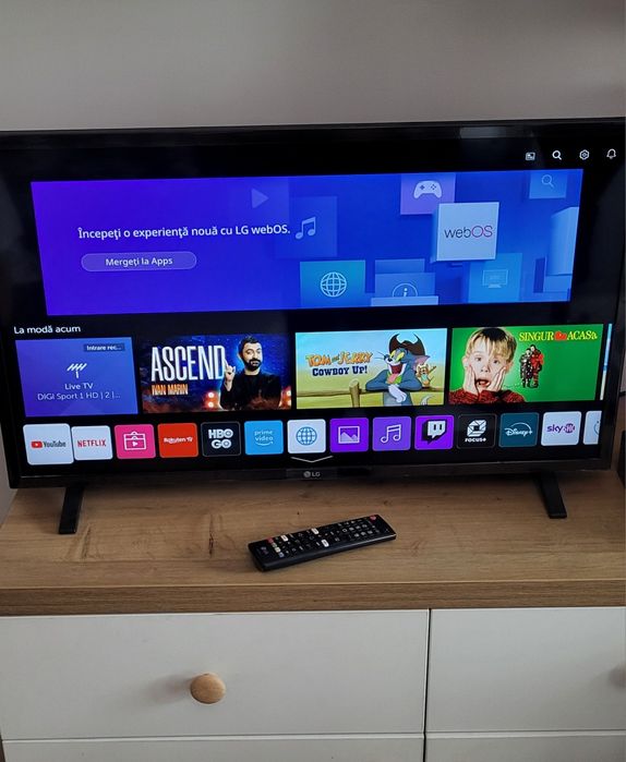 Vând Televizor LED Smart LG, 80 cm, Full HD