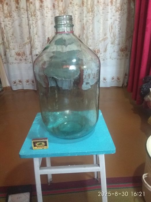 Продаю банки для консервации ,все новые,1 литровые,2,3,10, 20 литровые