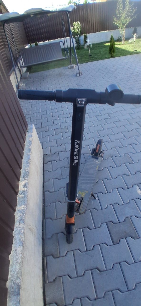Vând trotineta Electrica kukirin S1 Pro