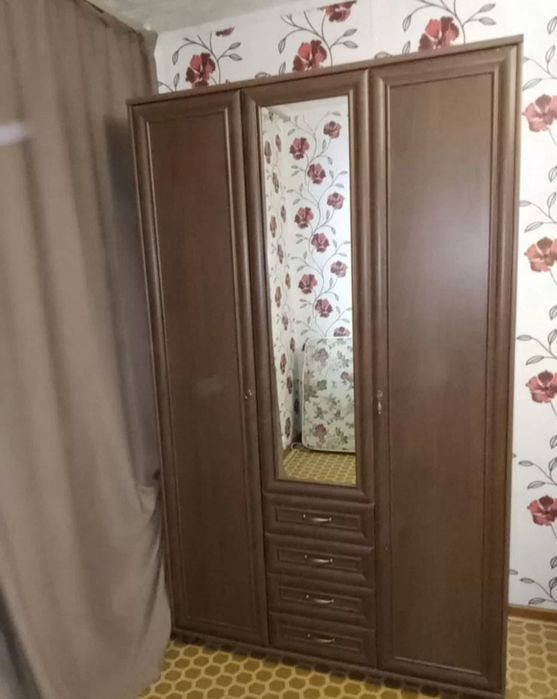 Шкаф плательный большой