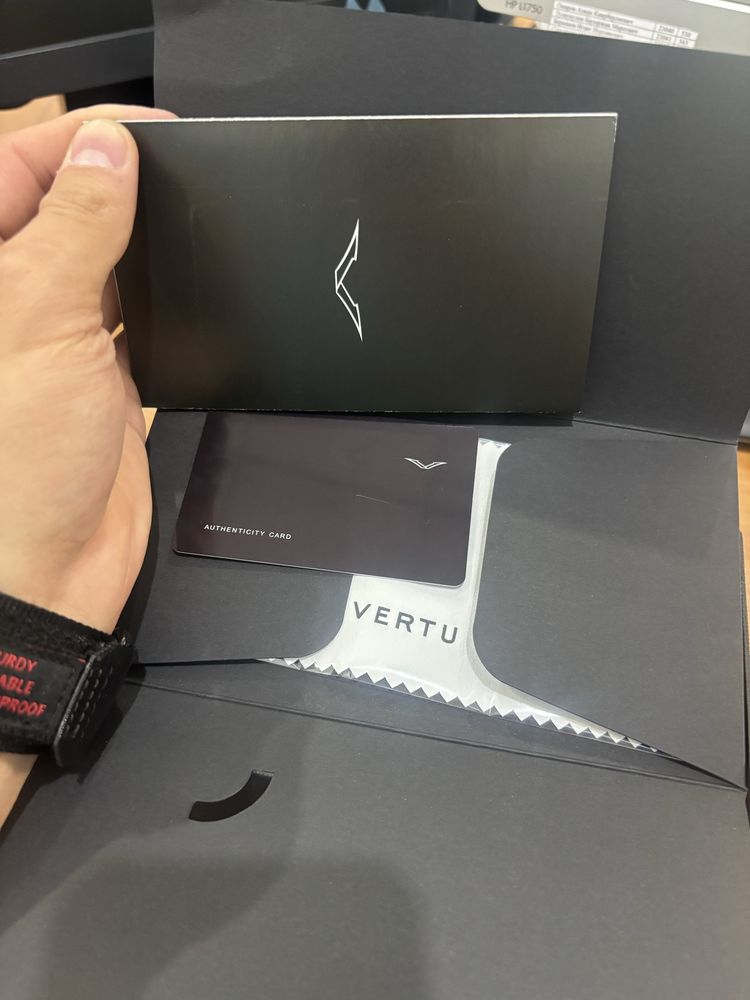 Продам Vertu новый