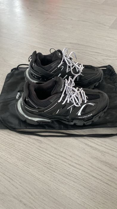 Balenciaga Trackuri alb si negru.