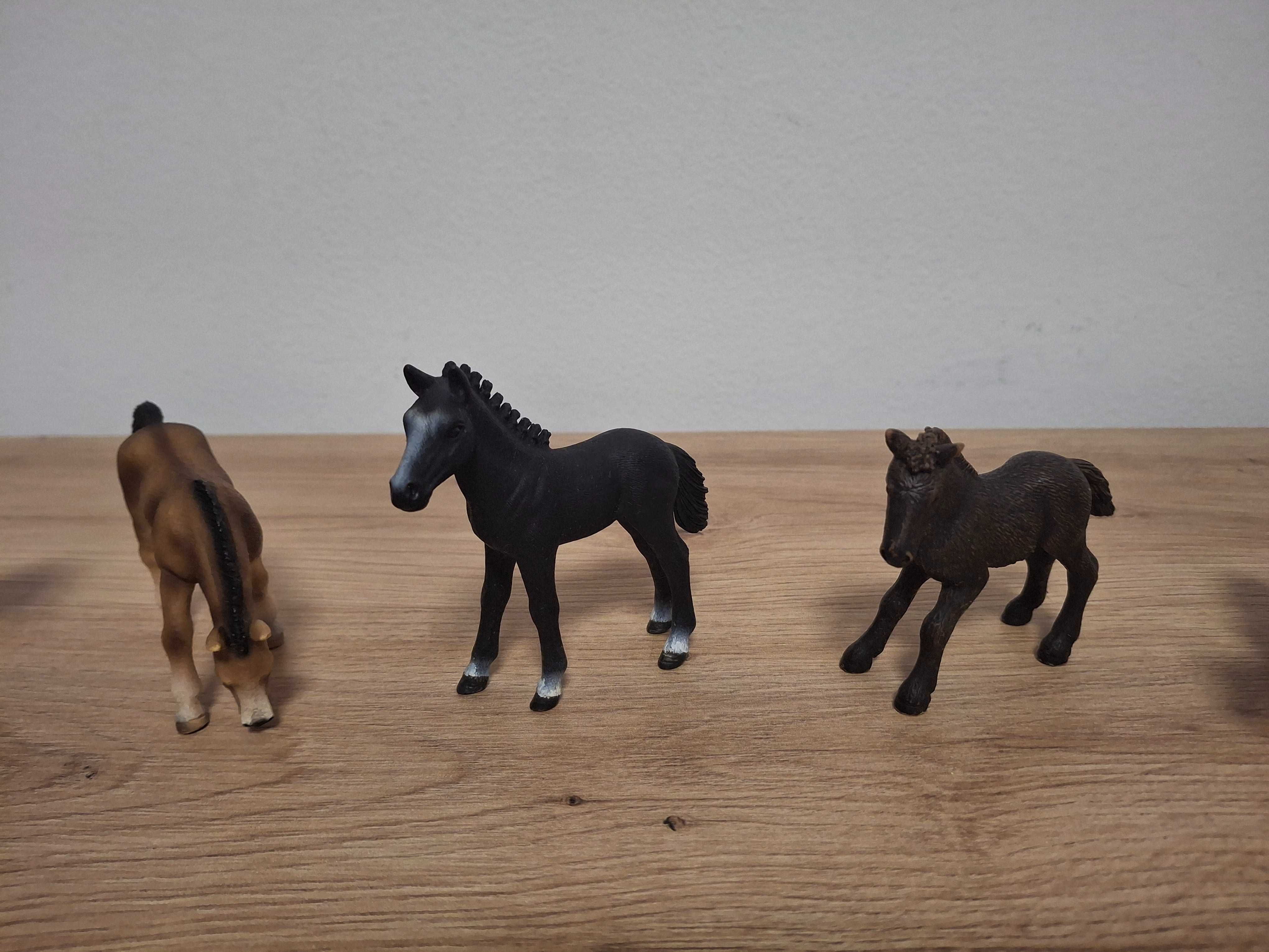 Vand lot cu 7 figurine Schleich