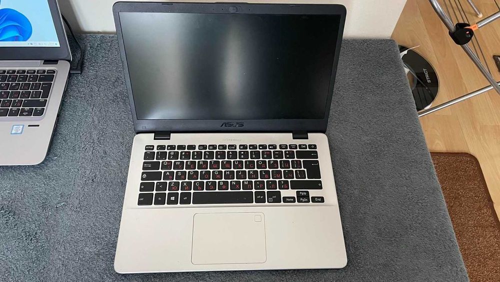 Лаптоп ASUS R418U, I3-7100U 2.4GHz, RAM 4GB, SSD 240GB