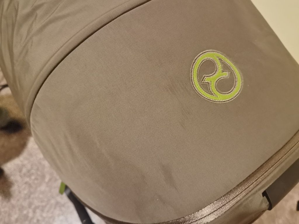 Cybex Priam 4 със зимен чувал  Cybex