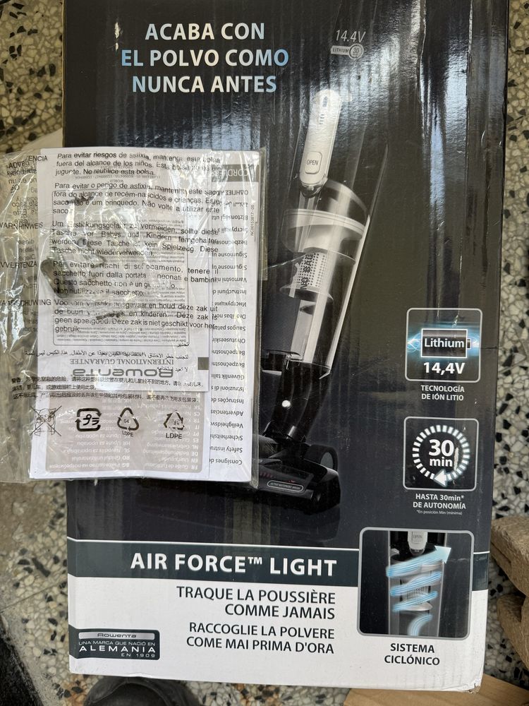 Вертикална Безжична Прахосмукачка - Rowenta Air Force Light RH6545WH!