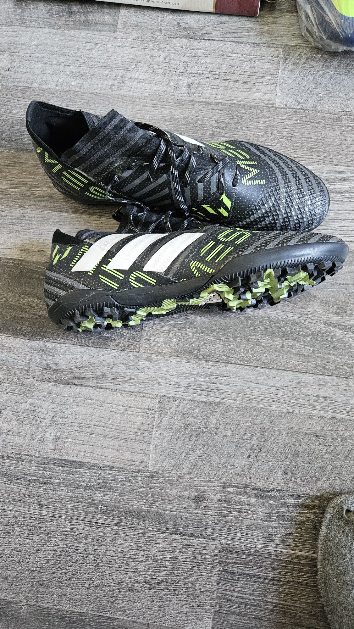 Продам кросовки для футбола детские мужские