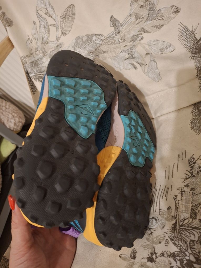 Маратонки NIKE 42 номер 26,5