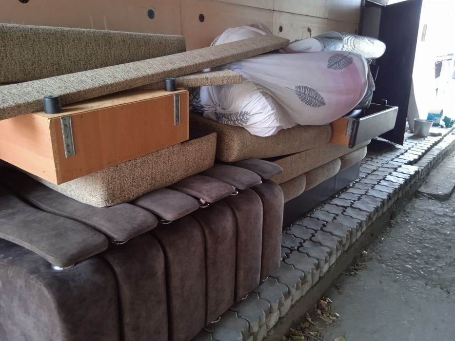 Длинный диван продам