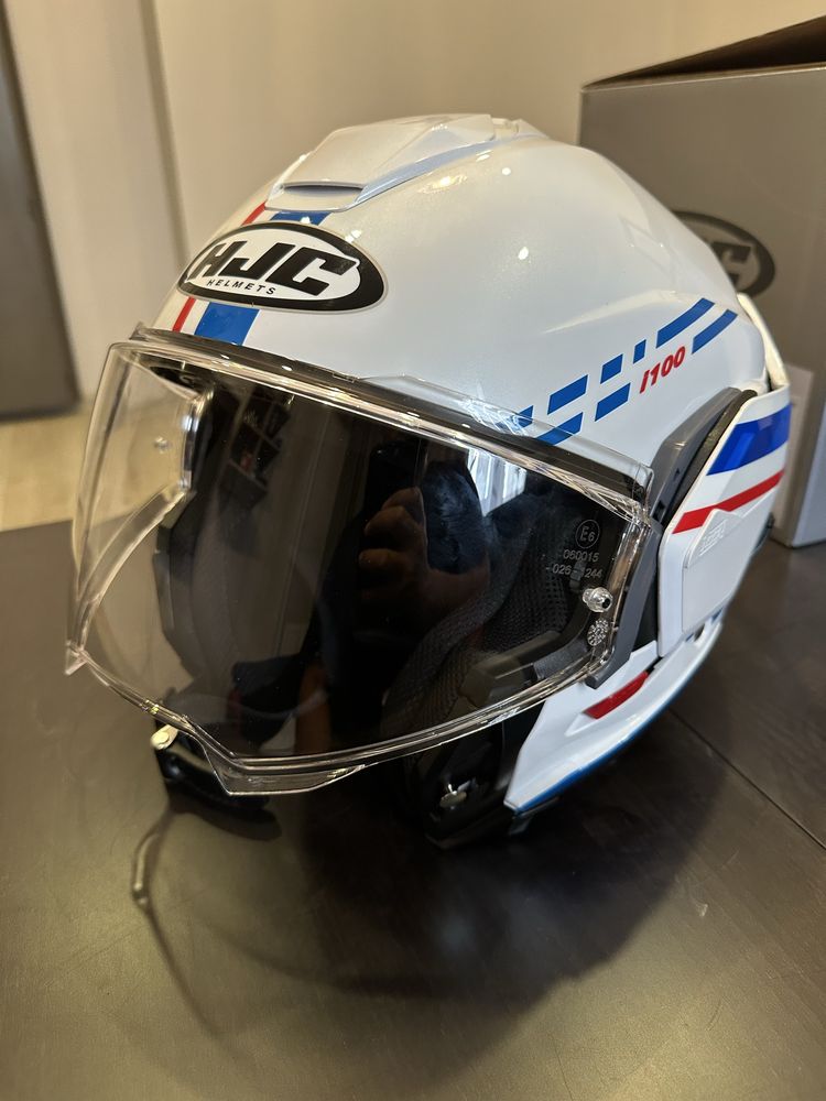 Нова каска HJC XL
