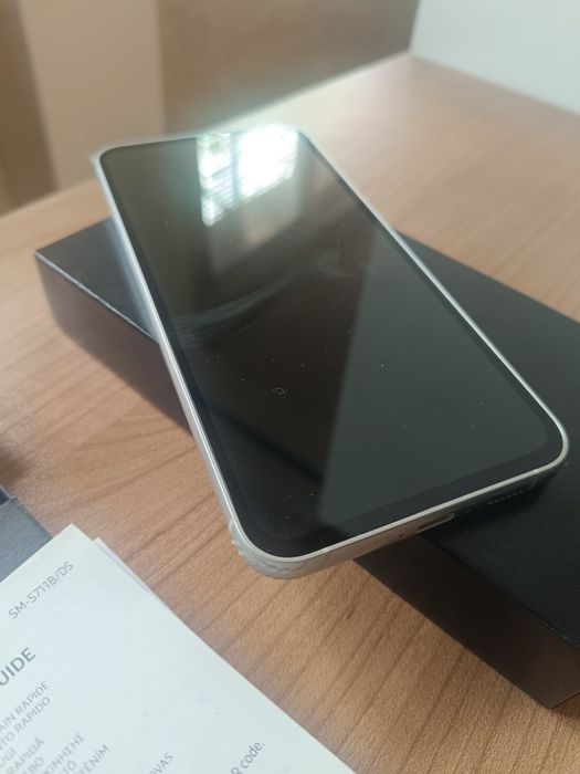 Samsung Galaxy S23FE 128GB - чисто нов!