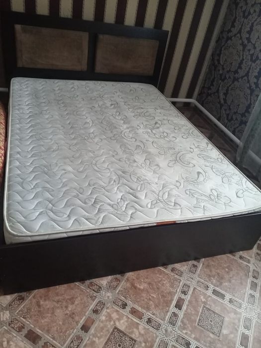 Продам 2х спальненую кровать