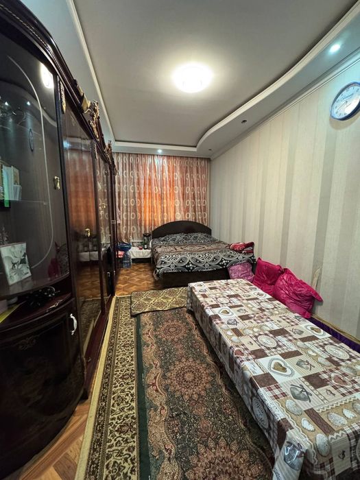 5-mikda 4 xonalik uy sotiladi