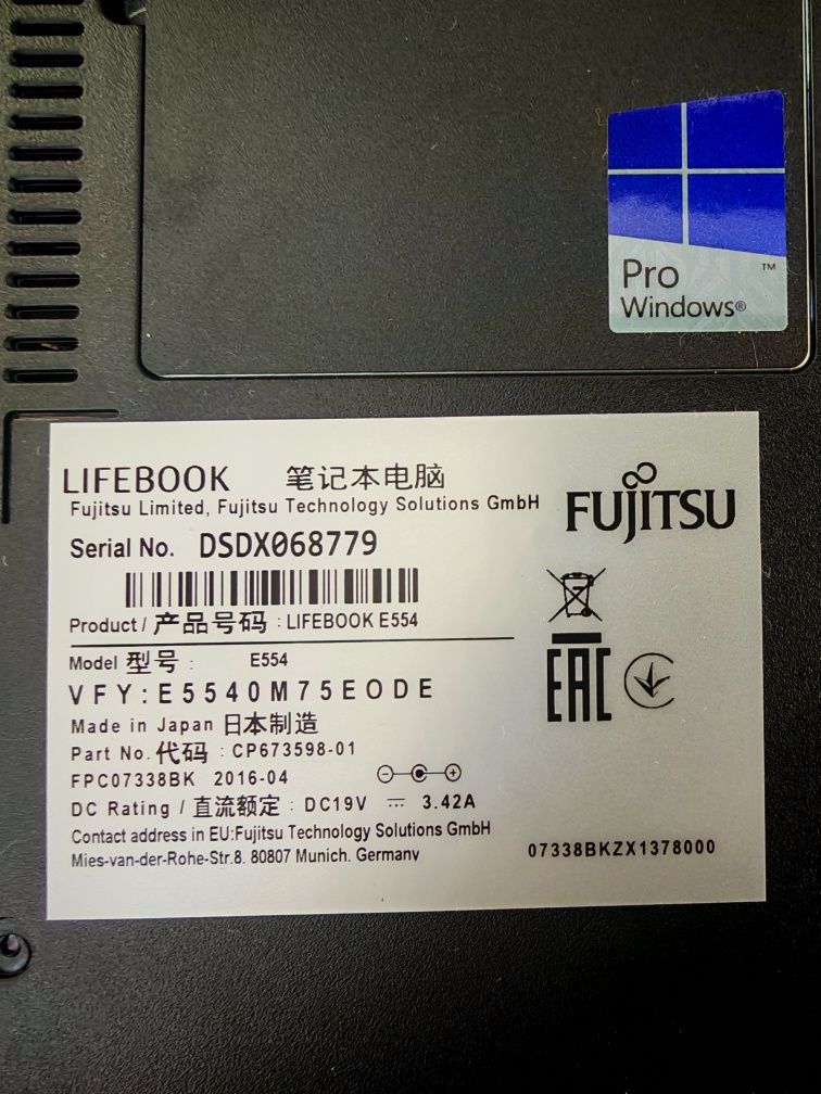 Laptop Japan Fujitsu E5540 i5 700gb Ram 4/8 GB като нов с Windows