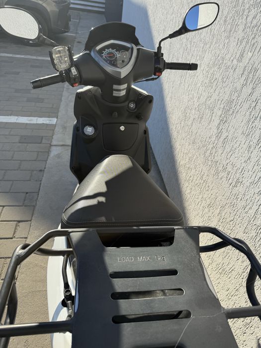 Inchiriez scuter Yamaha/SYM/Honda PCX bike rent glovo tazz Wolt