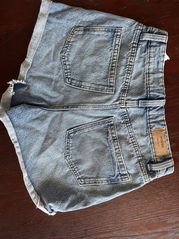Дамски къси панталони-ZARA,HOUSE  32 размер