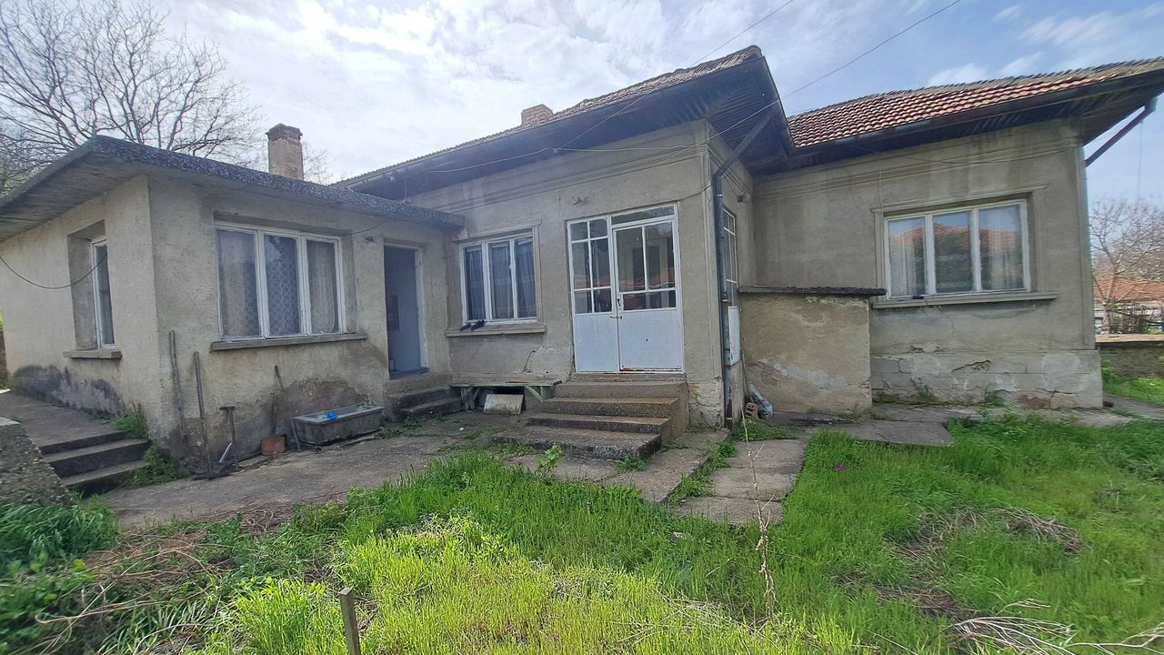 Продава се Къща в с. Калипетрово, Област Силистра - 105 кв.м за 340 €/кв.м - Снимка #2
