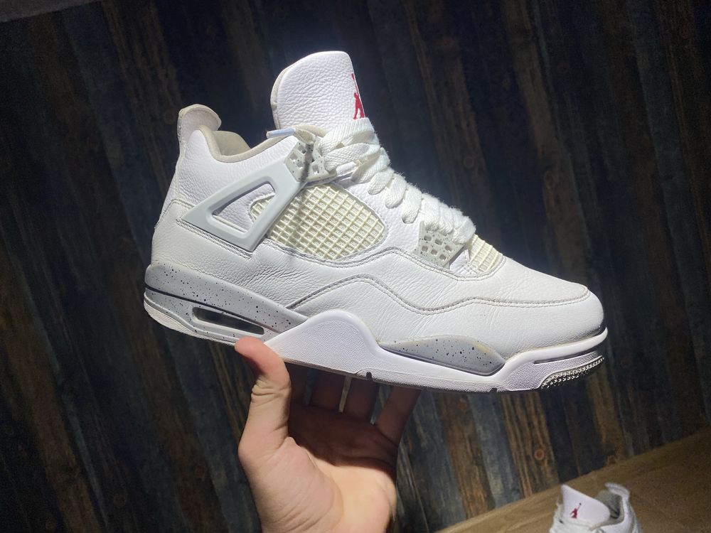 Vând Air Jordan 4 Oreo Originali