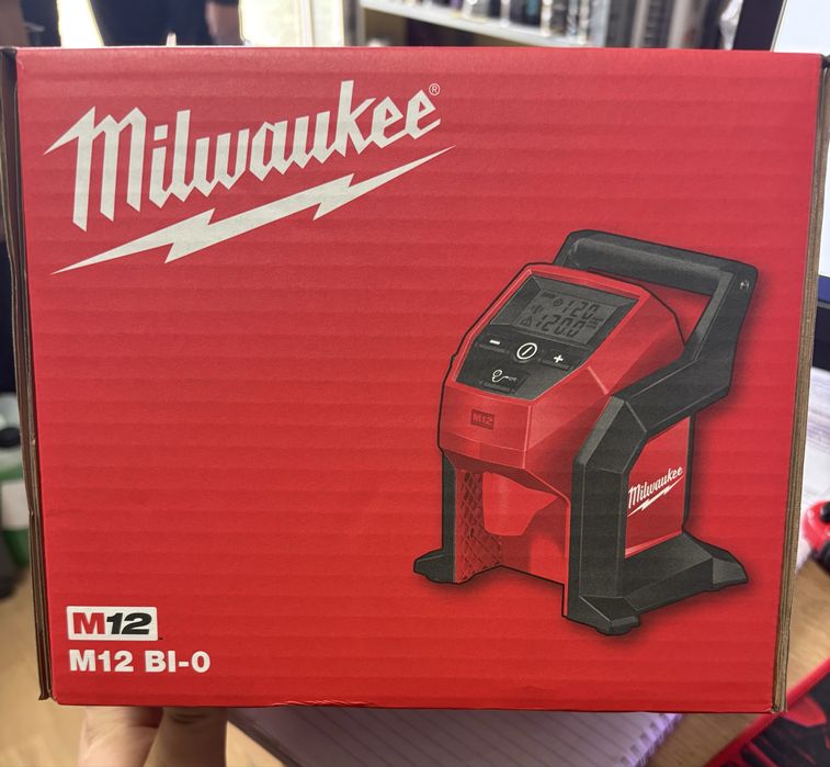 Compresor aer 12V, Milwaukee