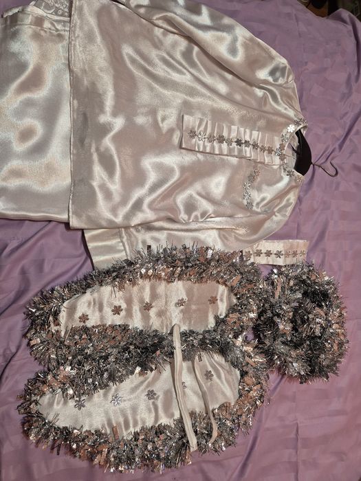 Vand costum ingeras baiat gradinita facut la comanda.