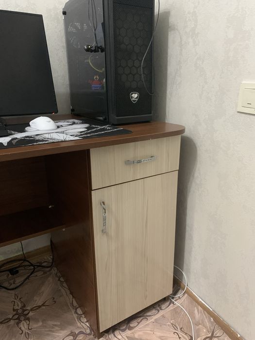Стол письменный и компьютерный