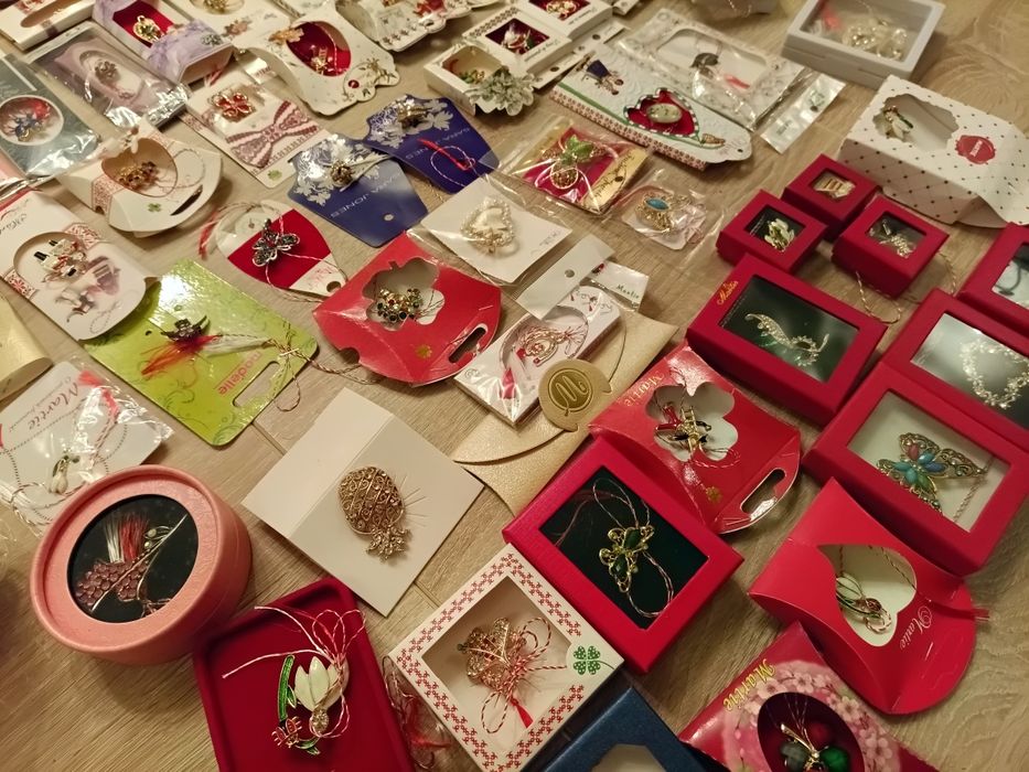 Mărtișoare stare foarte buna