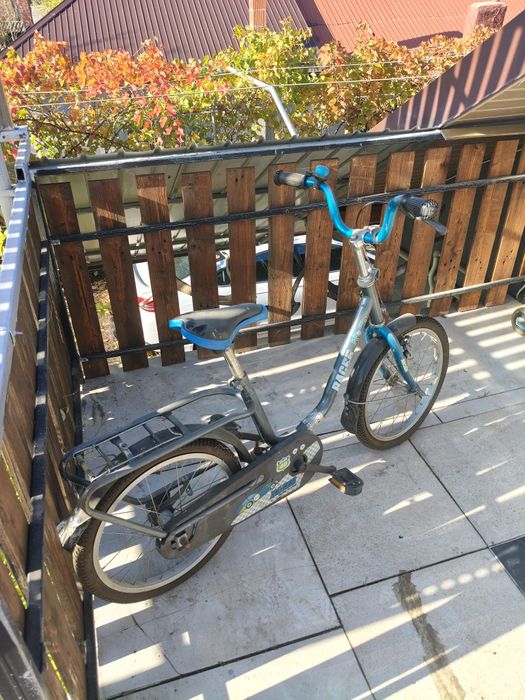 Vând bicicleta cu suspensie