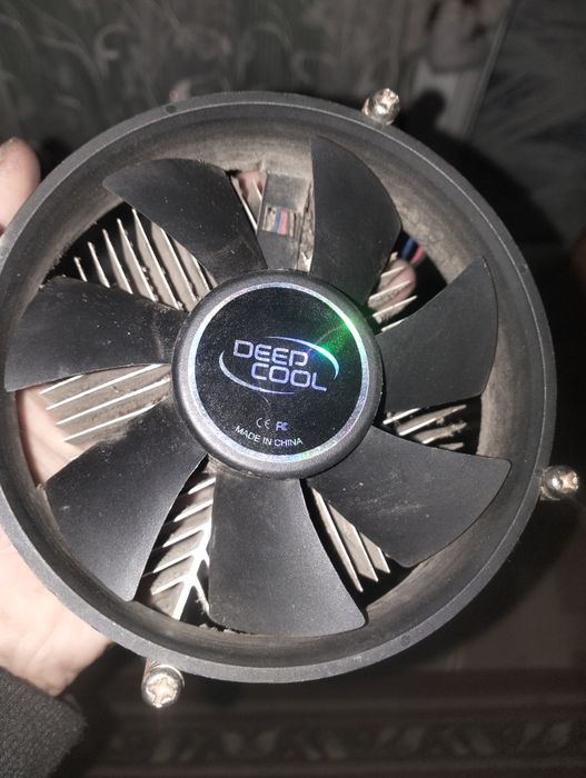 Продам кулер не знаю работает или нет