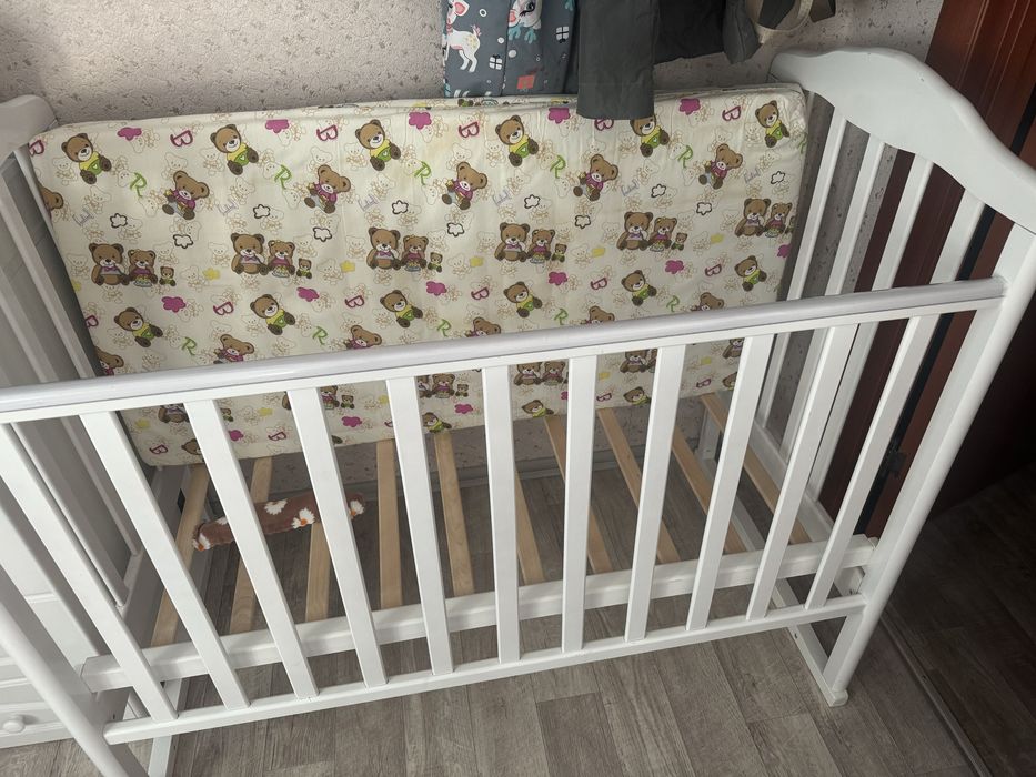 Продам детскую кроватку