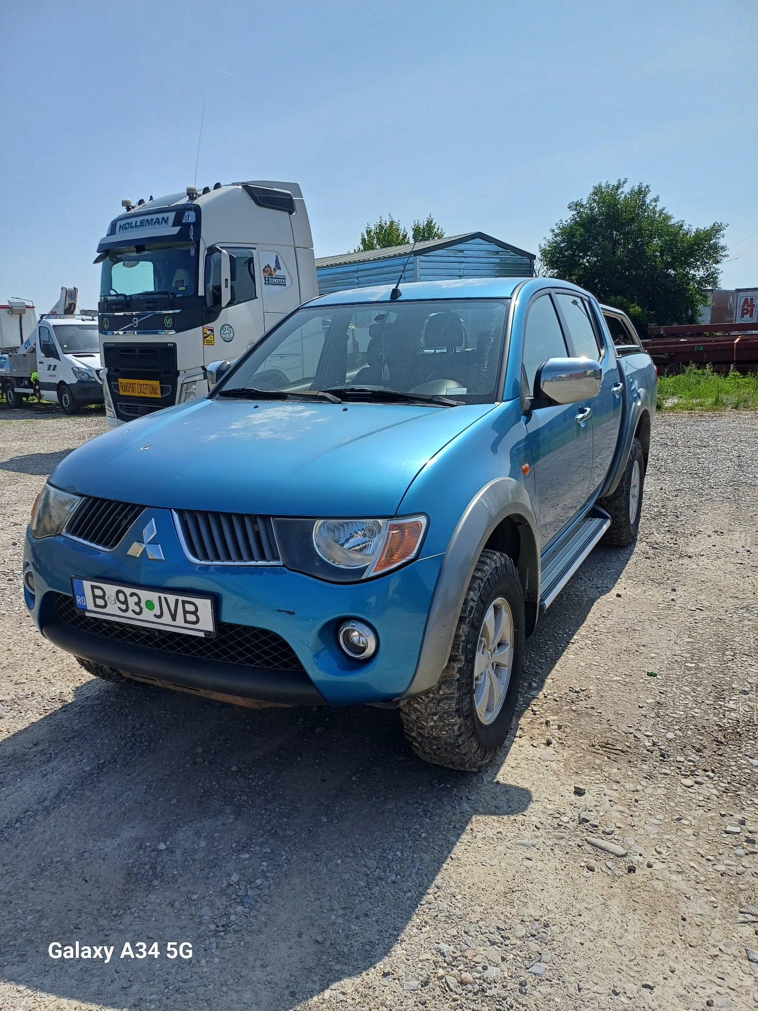 Vând Mitzubishi L200