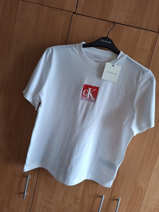 Нова тениска Calvin Klein