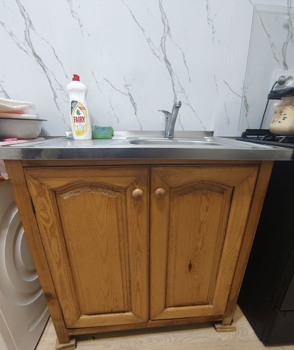 Rakvena shu turushi bilan sotiladi. Yaxshi yog'ochdan ishlangan.