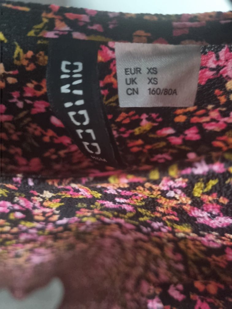 Rochie hm în stare foarte bună!