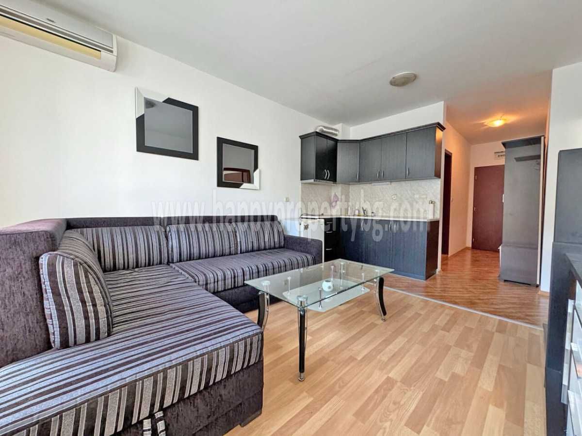 Продава се Двустаен апартамент в к.к. Слънчев бряг - 59 кв.м за 1111 €/кв.м - Снимка #3