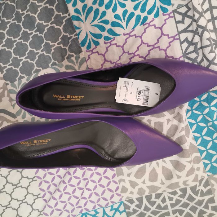 Vand pantofi de piele superbi mărimea 40