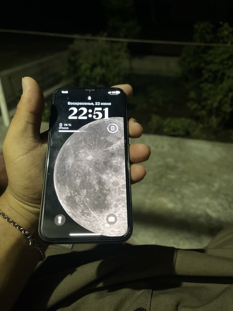 Iphone 11 pro  : 64 gb