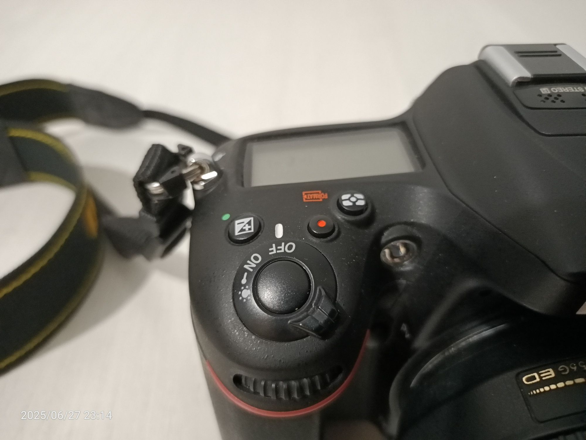 Nikon D7100              .