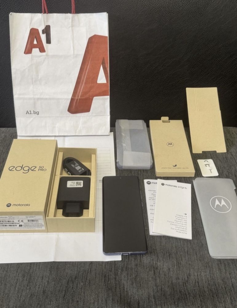 КАТО НОВ 512GB Motorola EDGE 50 Pro A1 Гаранция 2026г. Luxe Lavender