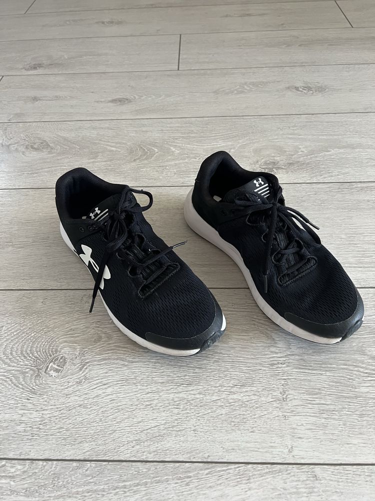 Маратонки Under Armour/42
