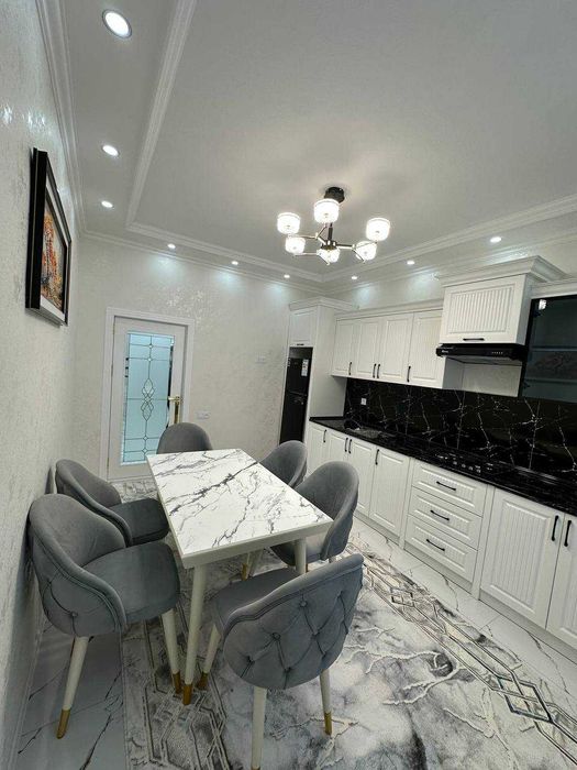 Mikrarayon hududida kvartira zudlik bilan sotiladi!